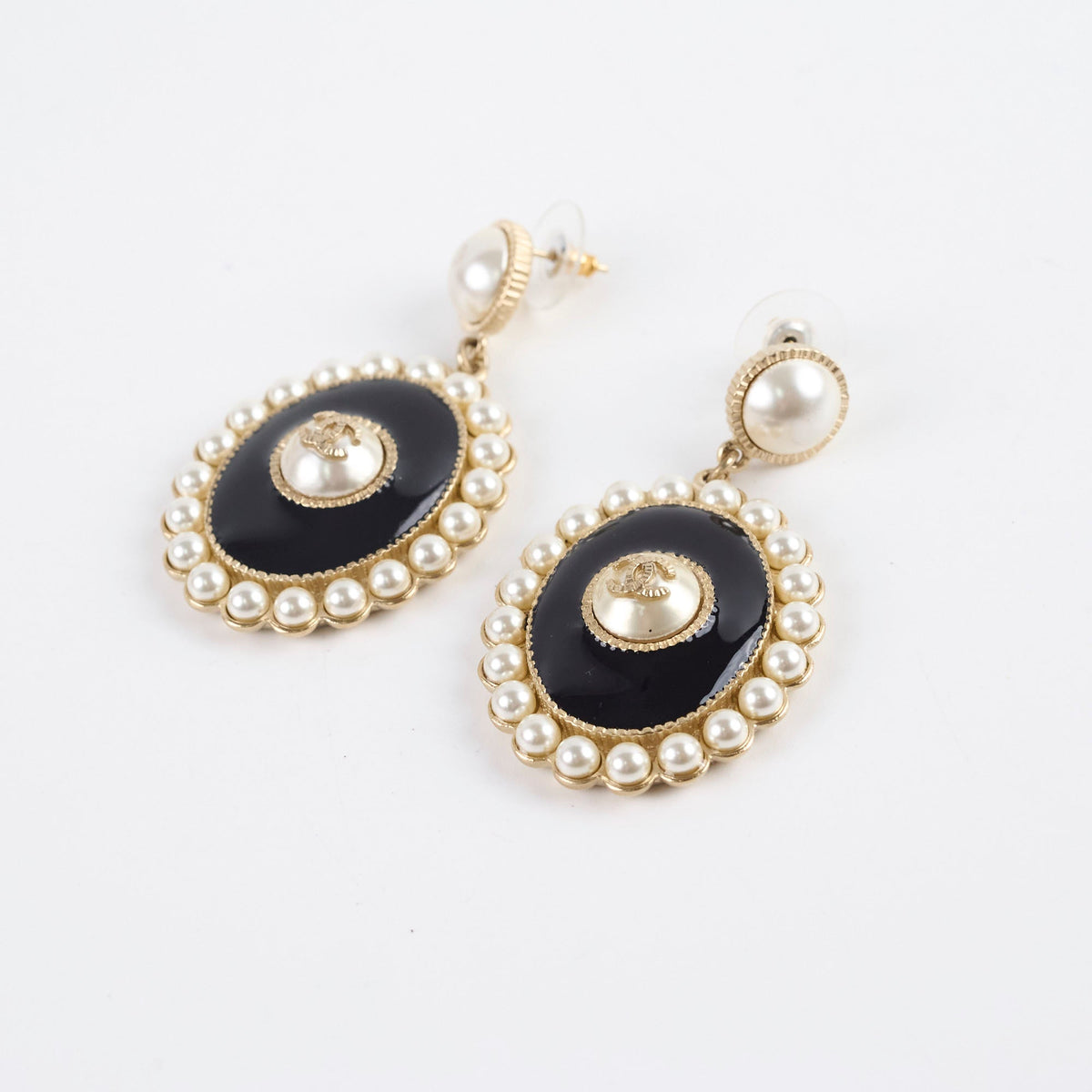 Chanel CC Pearl Oval Earrings (Costume Jewellery) - photo 3