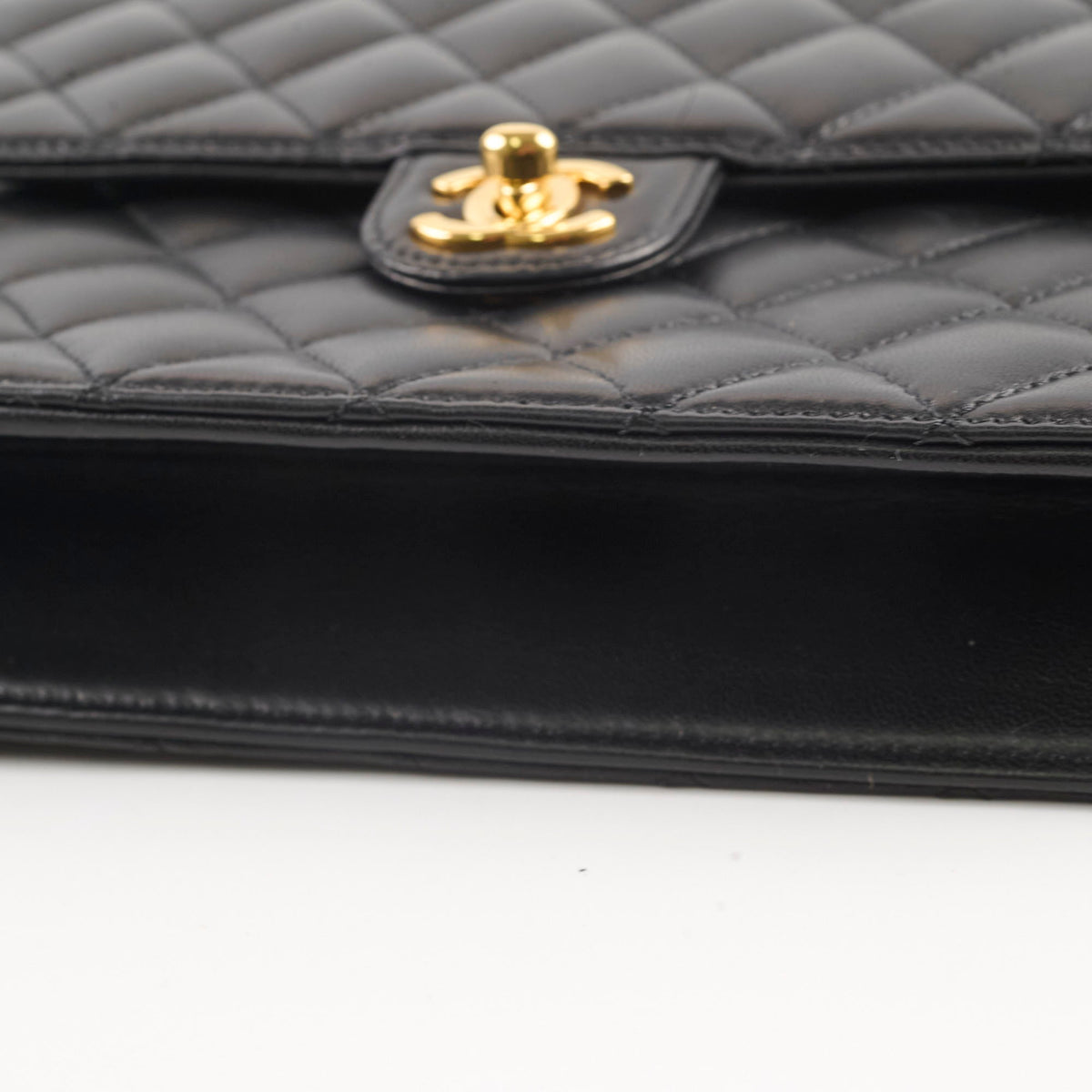 Chanel Quilted chain Flap Black - photo 12