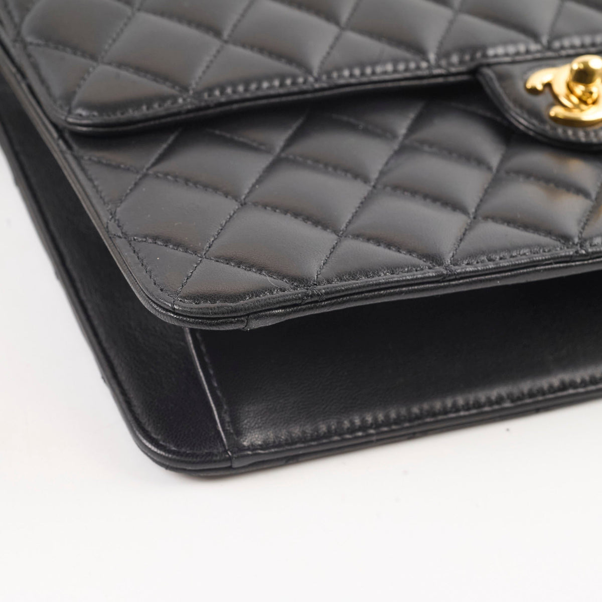 Chanel Quilted chain Flap Black - photo 11