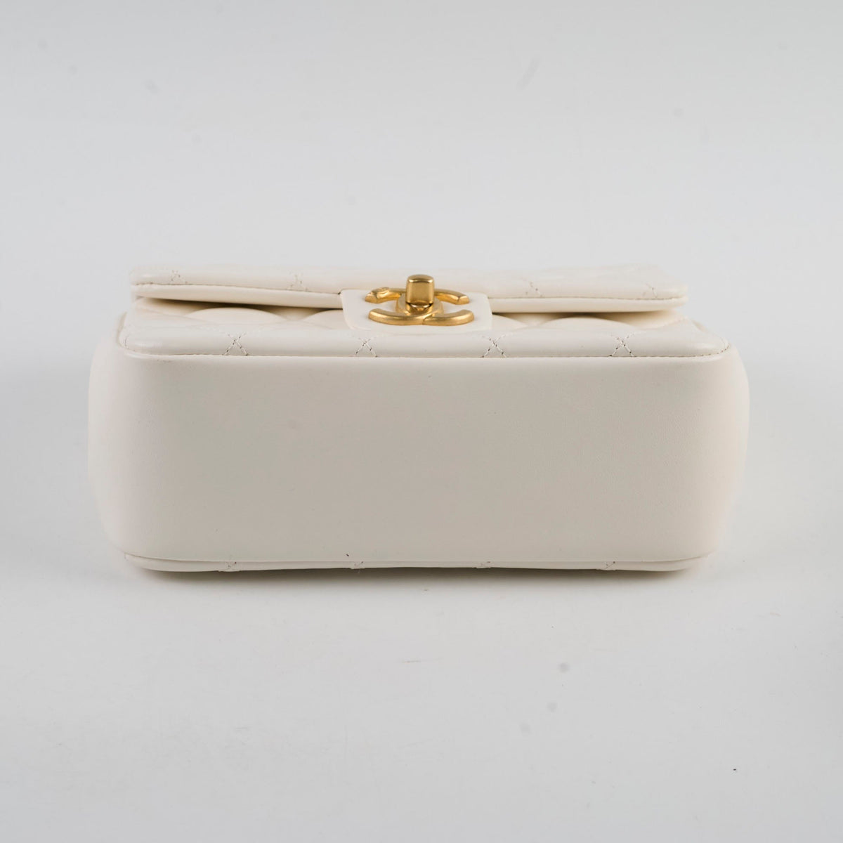 Chanel Square Seasonal Pearl Flap White Lambskin (microchip) - photo 4