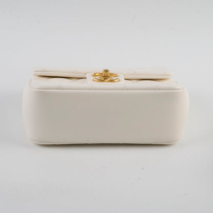 Chanel Square Seasonal Pearl Flap White Lambskin (microchip) - photo 4