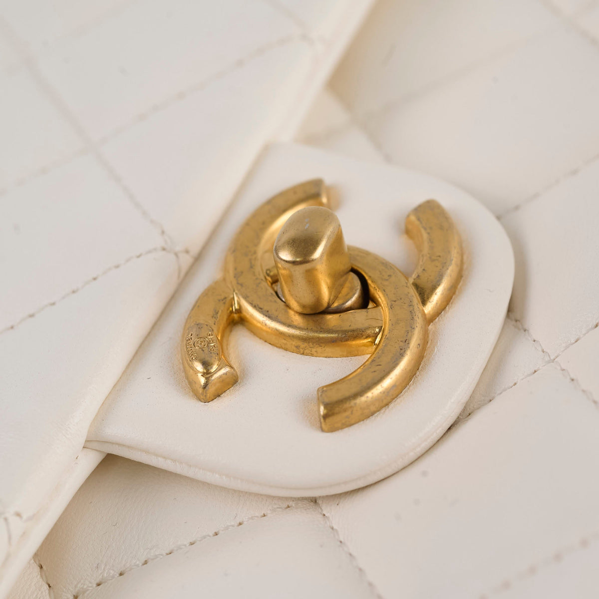 Chanel Square Seasonal Pearl Flap White Lambskin (microchip) - photo 11