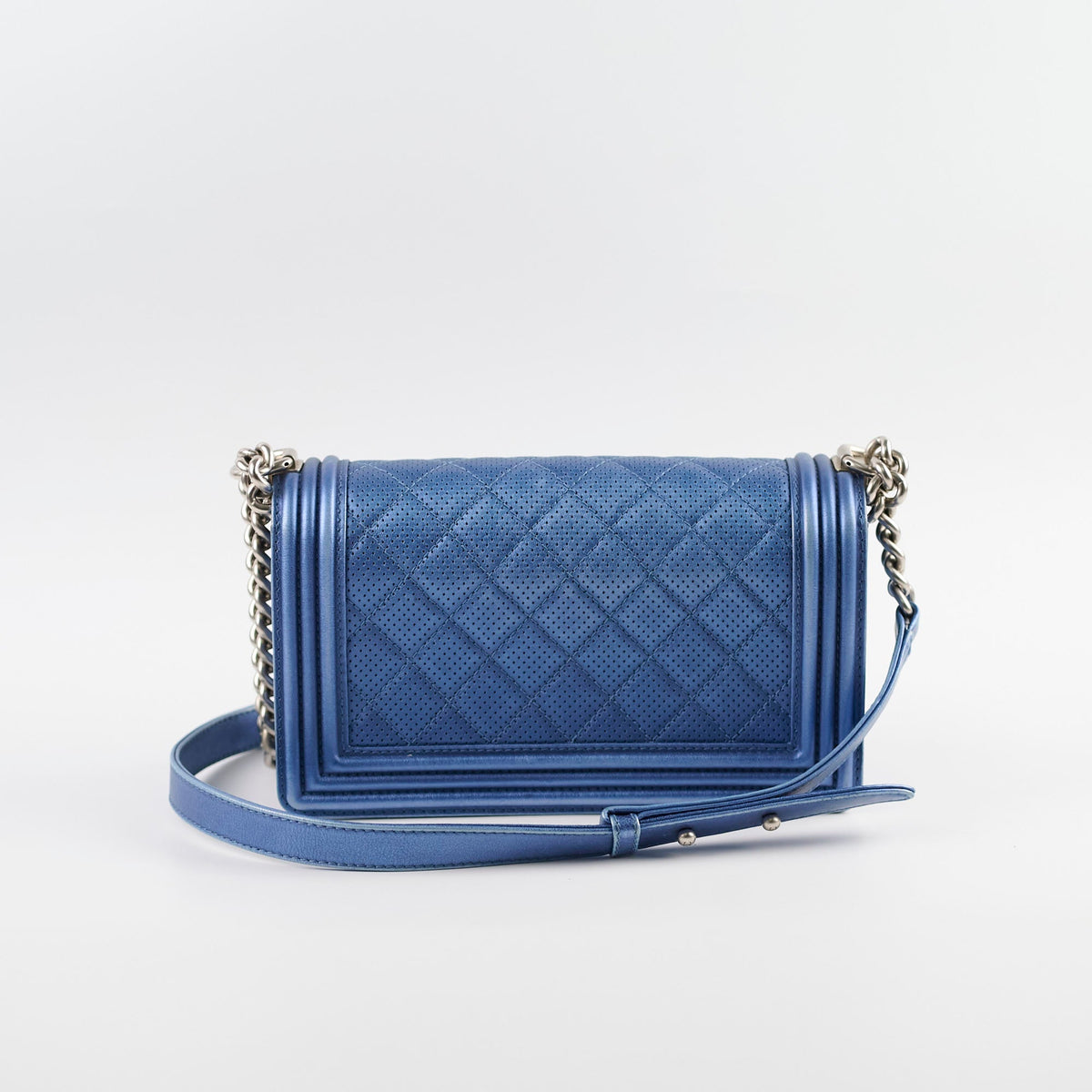 Chanel Old Medium Boy Metallic Blue - photo 2