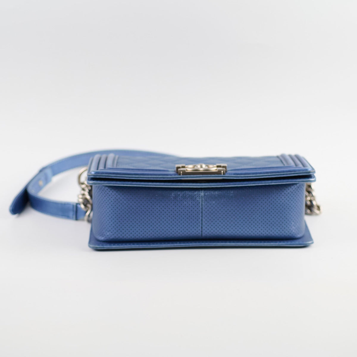 Chanel Old Medium Boy Metallic Blue - photo 4