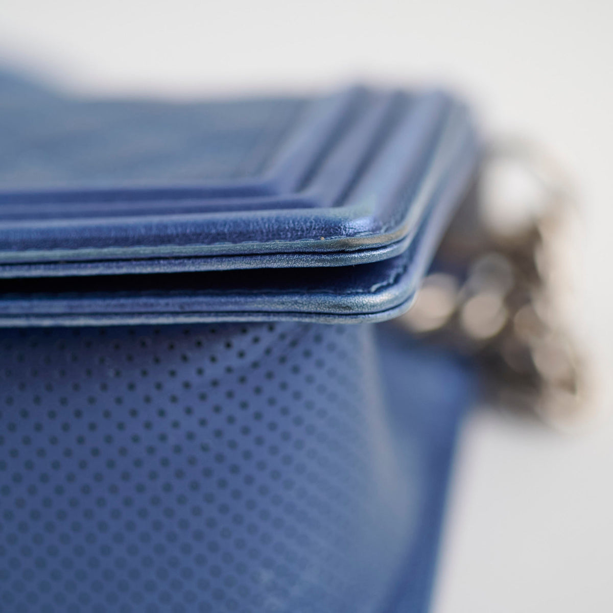 Chanel Old Medium Boy Metallic Blue - photo 15