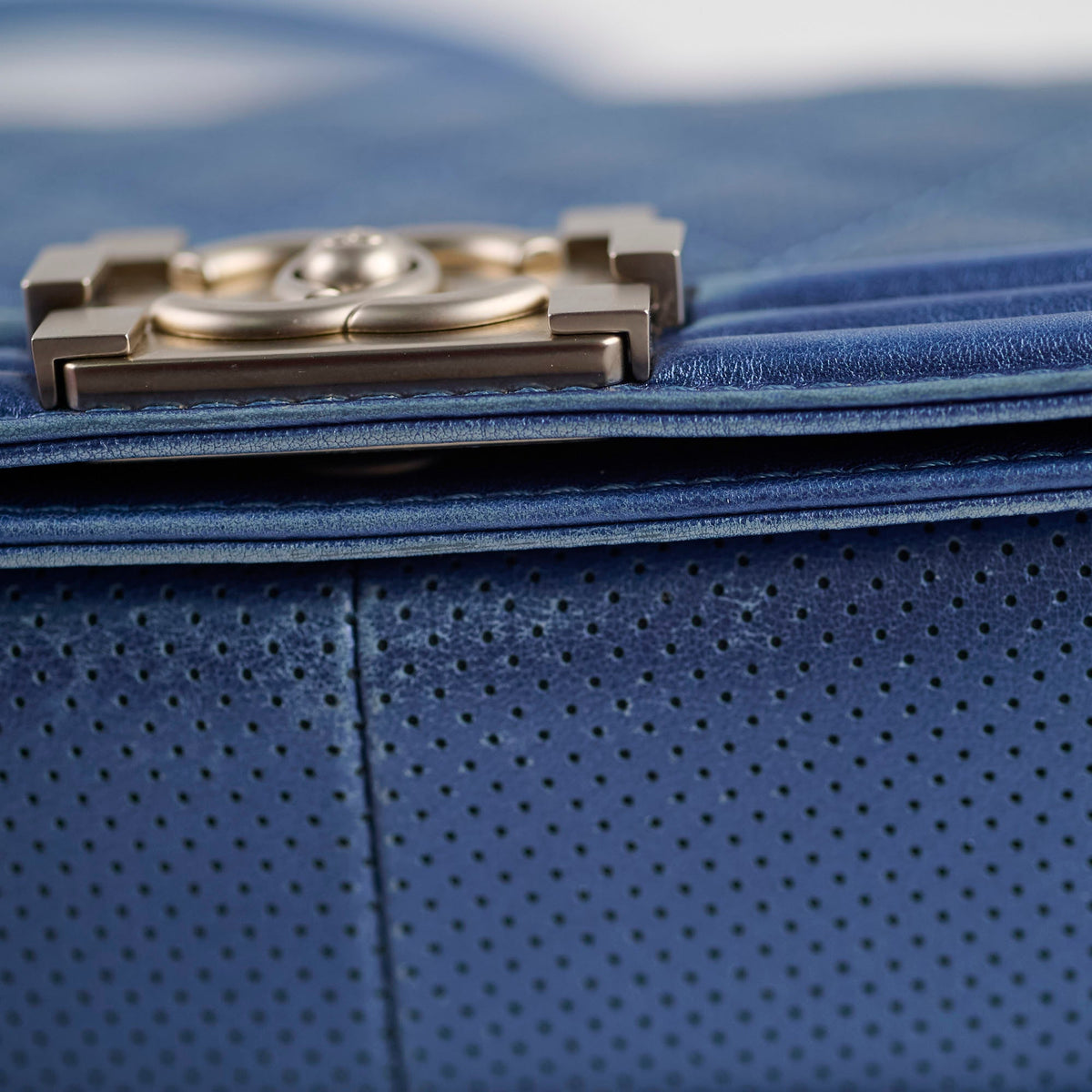 Chanel Old Medium Boy Metallic Blue - photo 14
