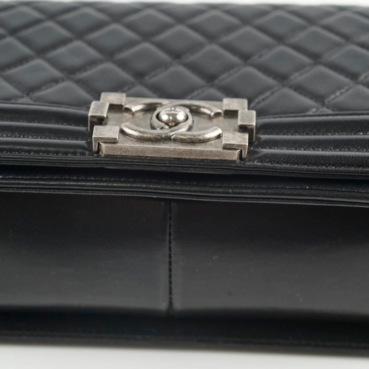 Chanel Old Medium Boy Black - photo 12