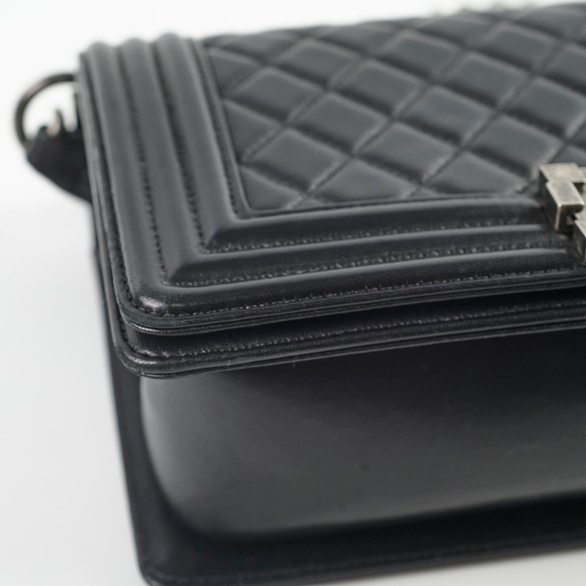 Chanel Old Medium Boy Black - photo 11