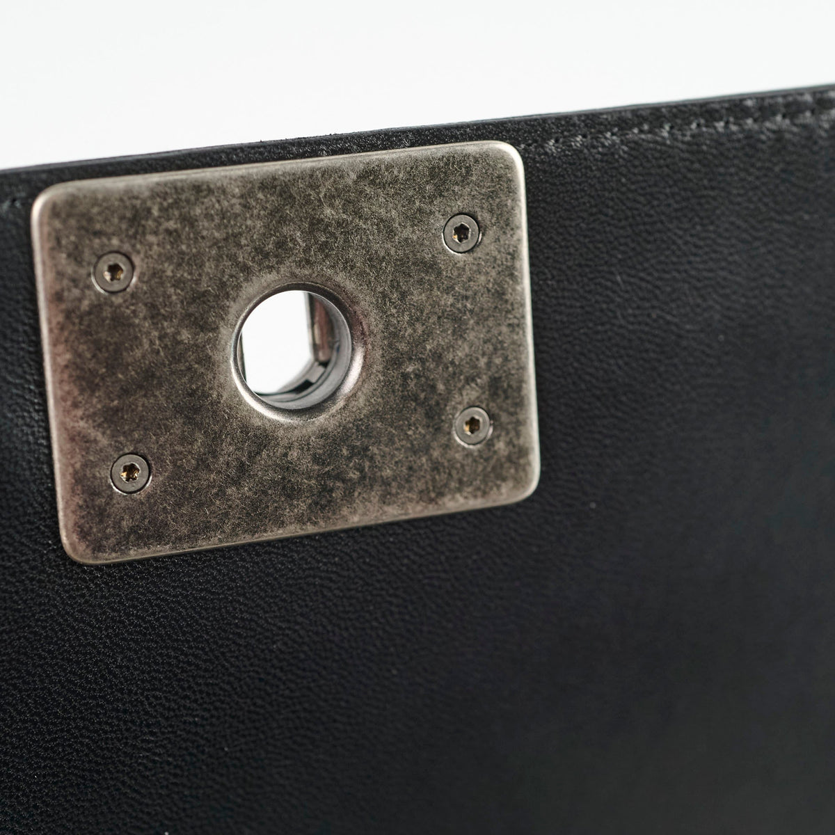 Chanel Old Medium Boy Black - photo 9