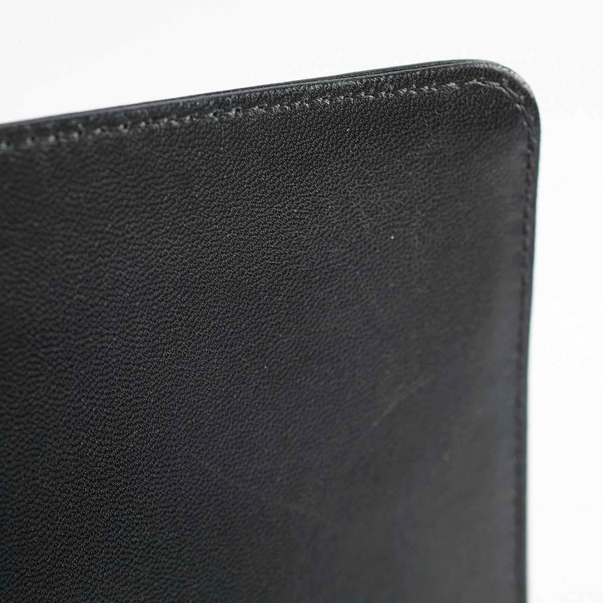Chanel Old Medium Boy Black - photo 8