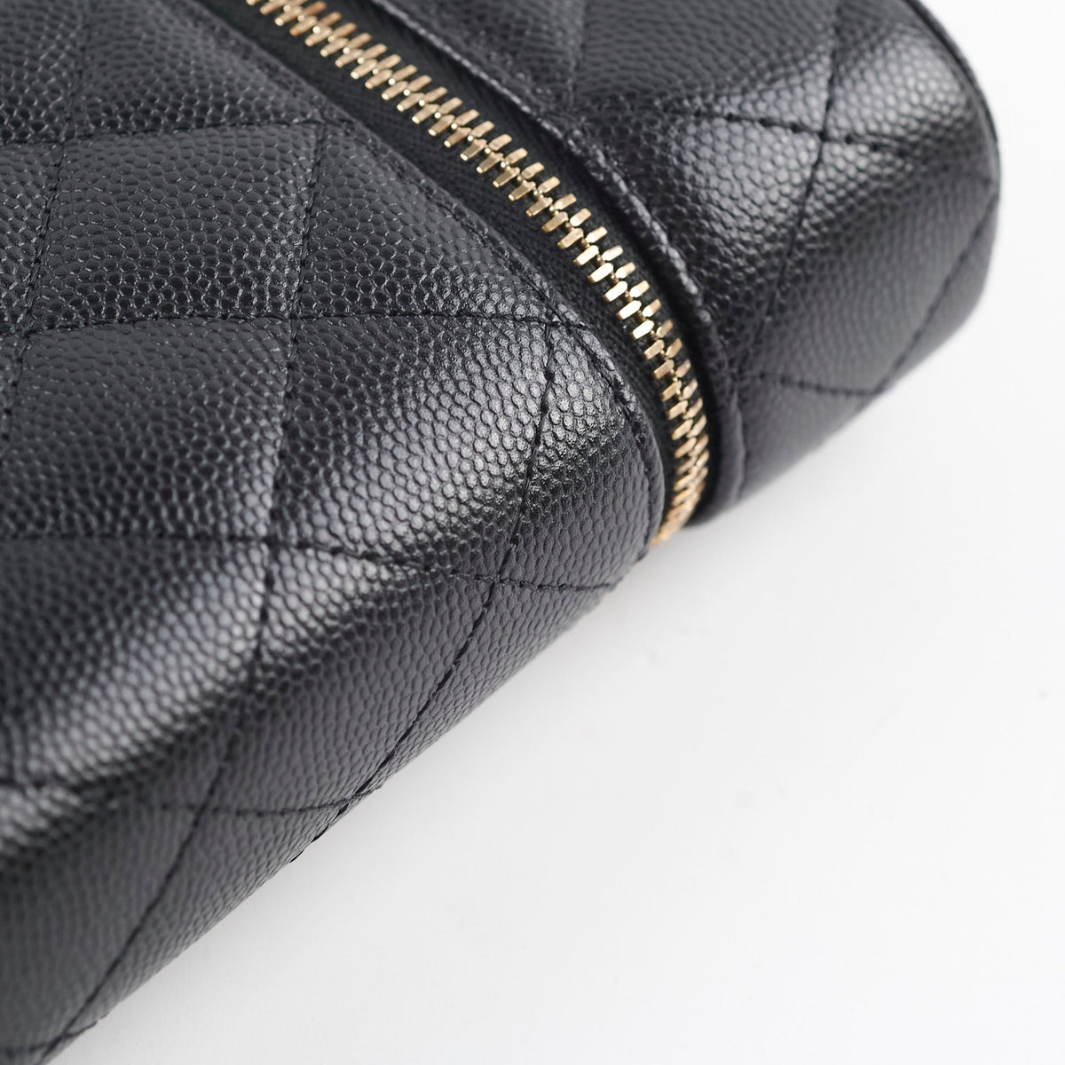 Chanel Caviar Vertical Vanity Case Black - photo 8