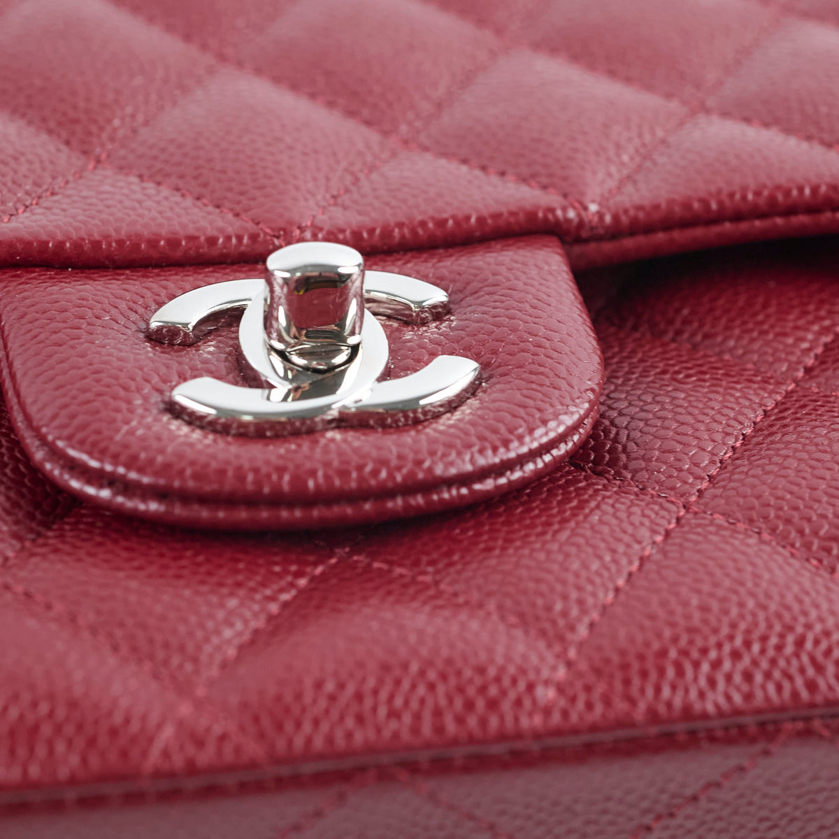 Chanel Medium M/L Caviar Classic Flap Red - photo 15