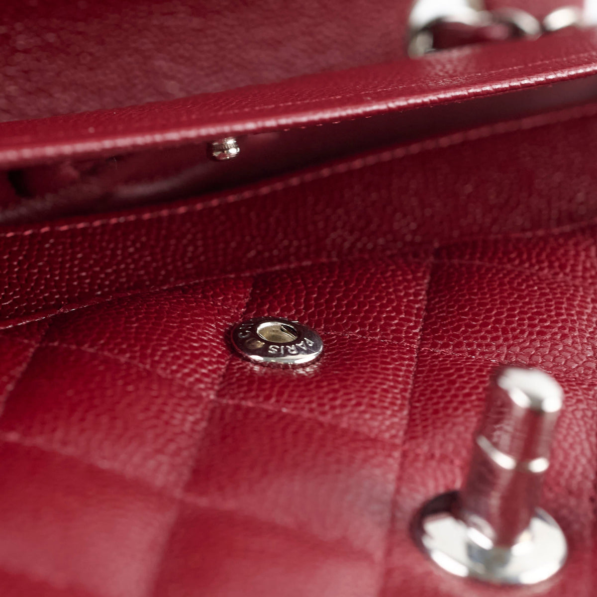 Chanel Medium M/L Caviar Classic Flap Red - photo 8
