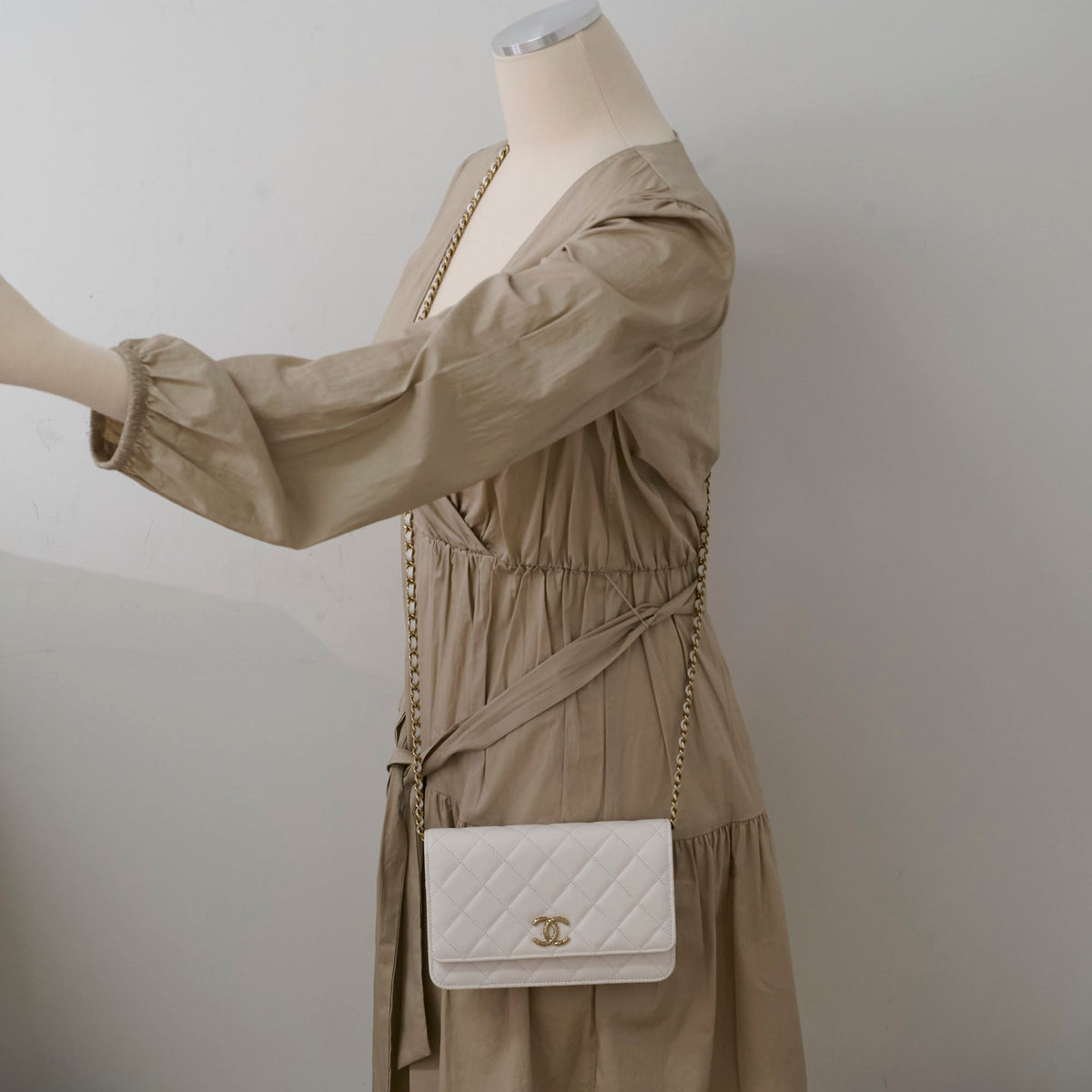 Chanel Seasaonal Caviar Wallet On Chain White Microchip - photo 17