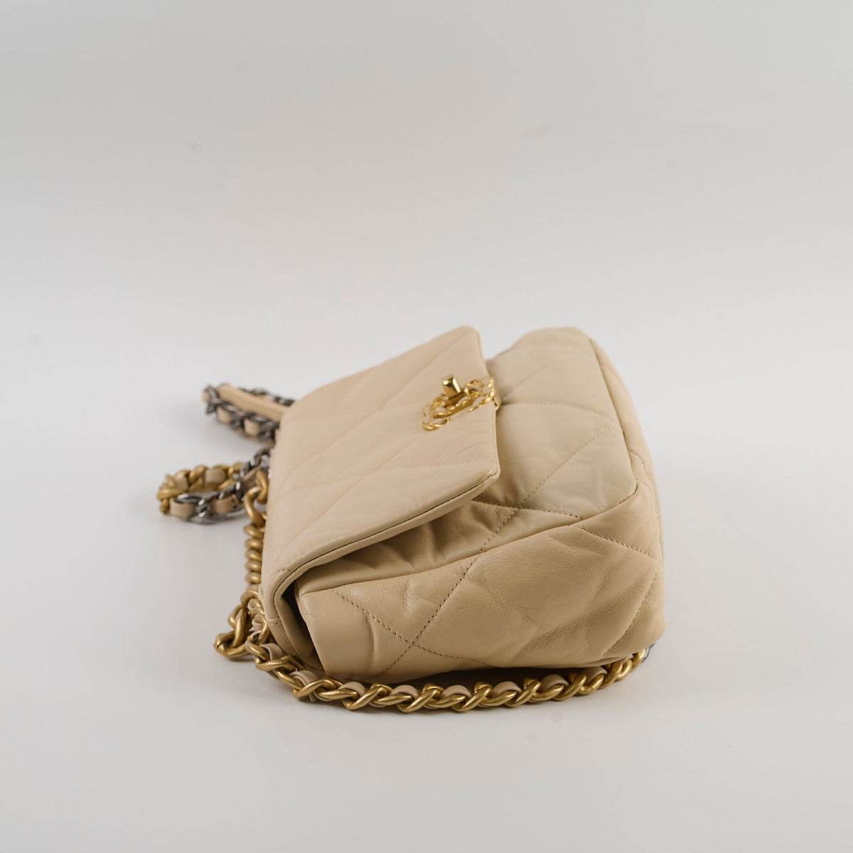 Chanel 19 Small Beige Series 30 - photo 3