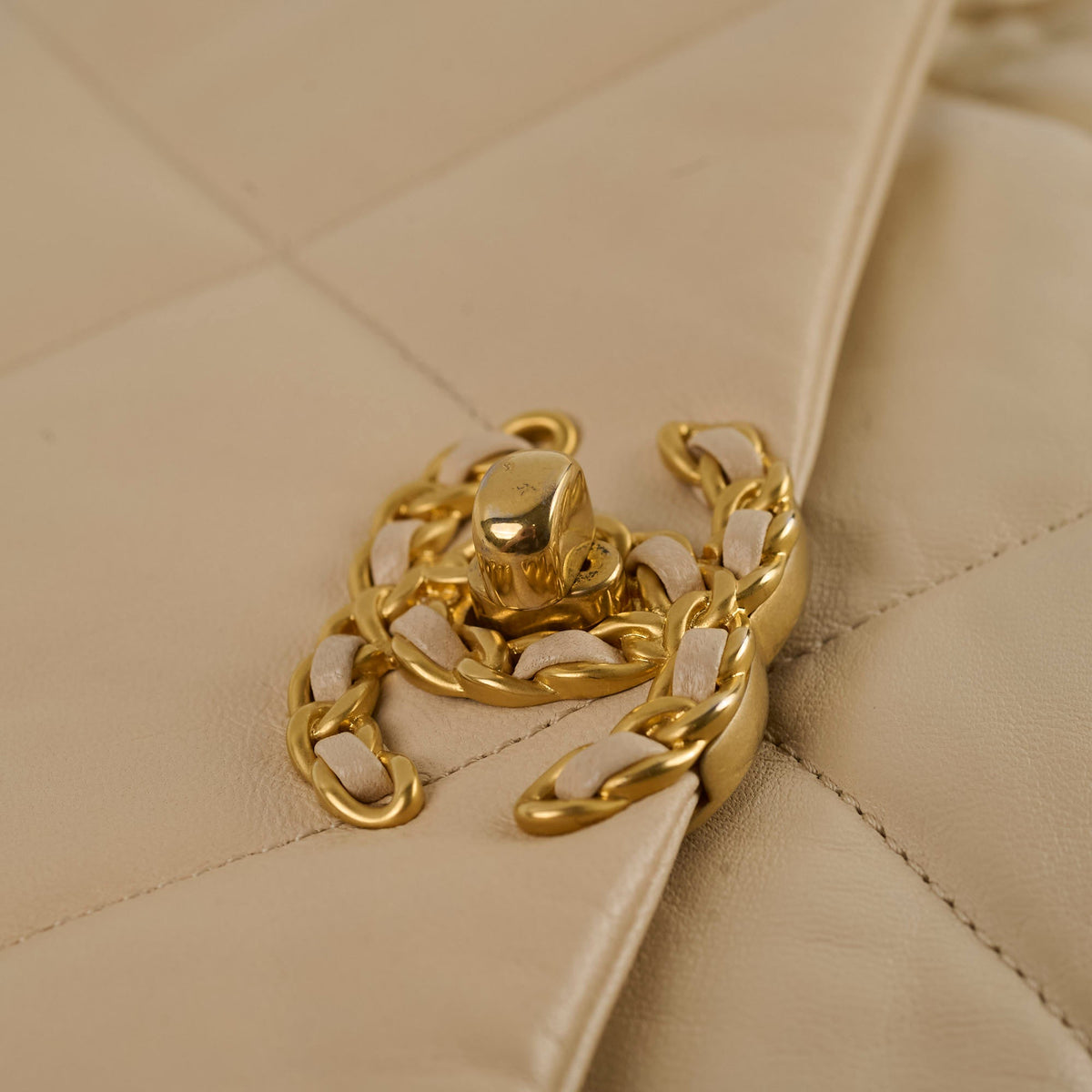 Chanel 19 Small Beige Series 30 - photo 11