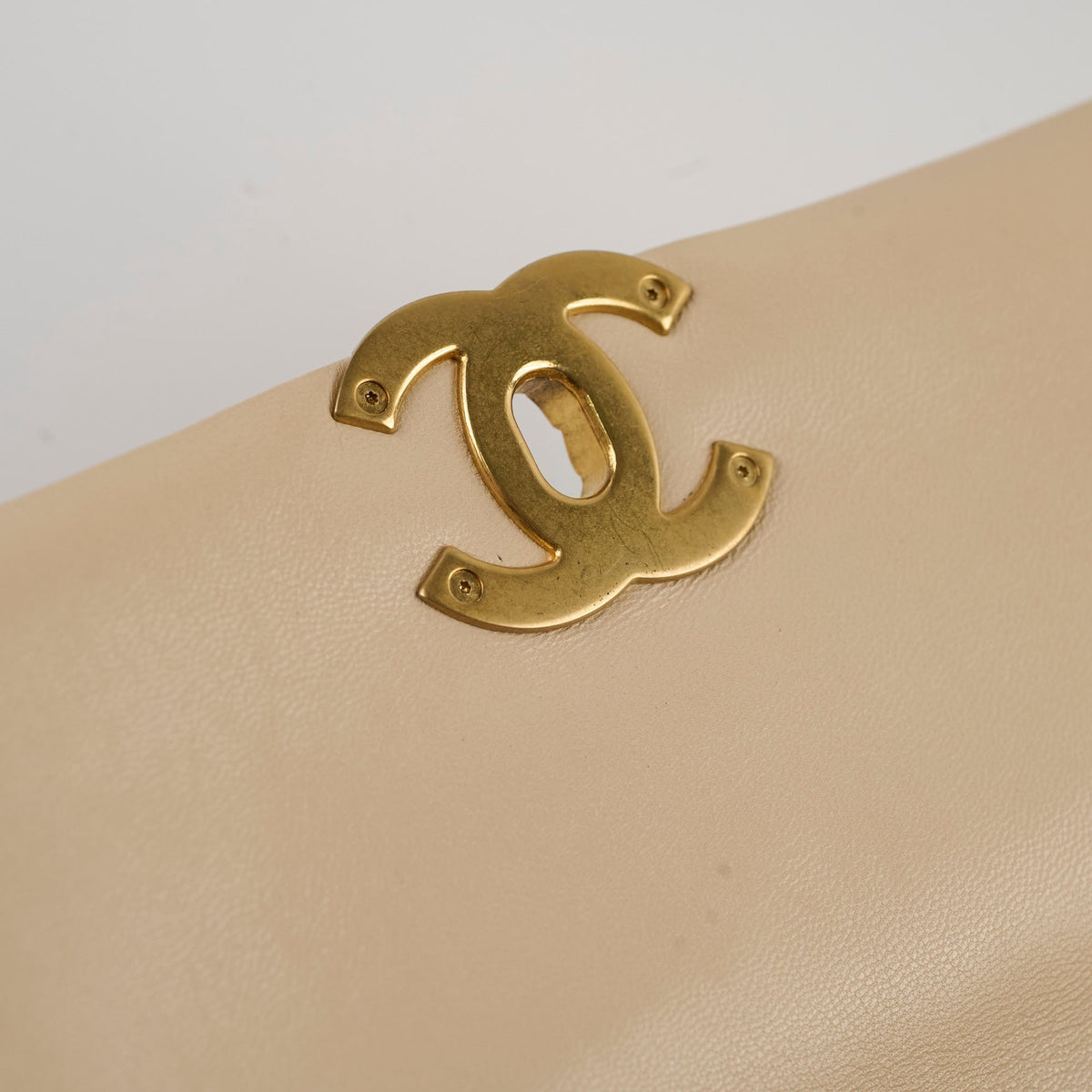 Chanel 19 Small Beige Series 30 - photo 10