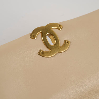 Chanel 19 Small Beige Series 30 - photo 10