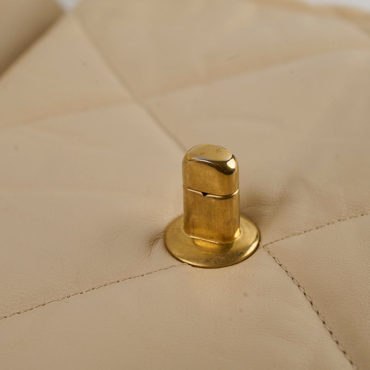 Chanel 19 Small Beige Series 30 - photo 8