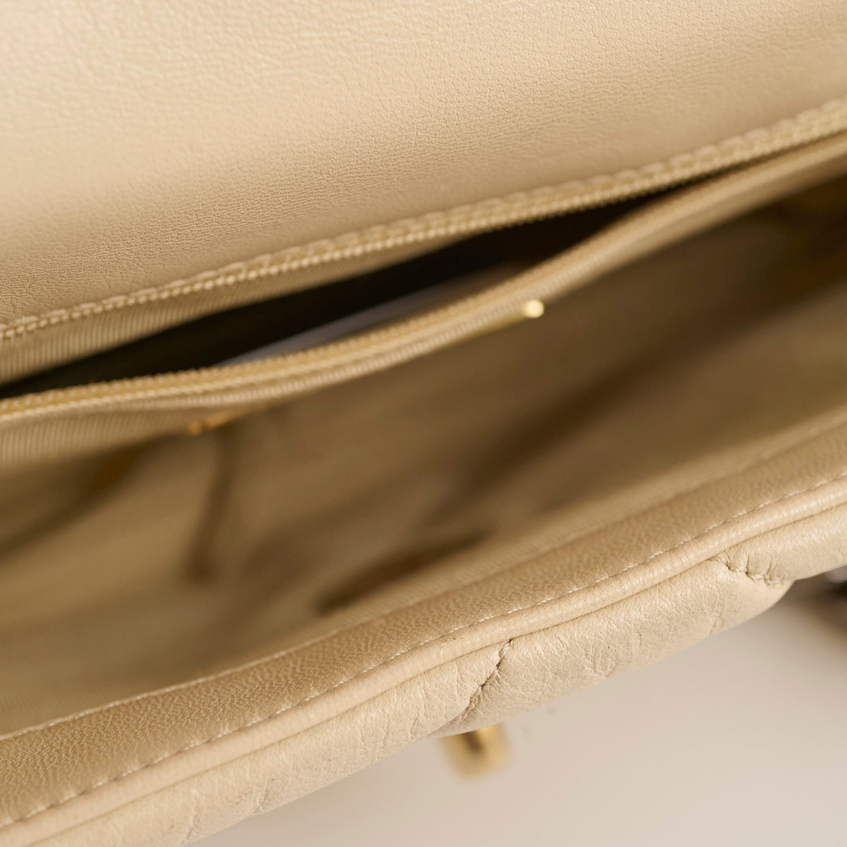 Chanel 19 Small Beige Series 30 - photo 7
