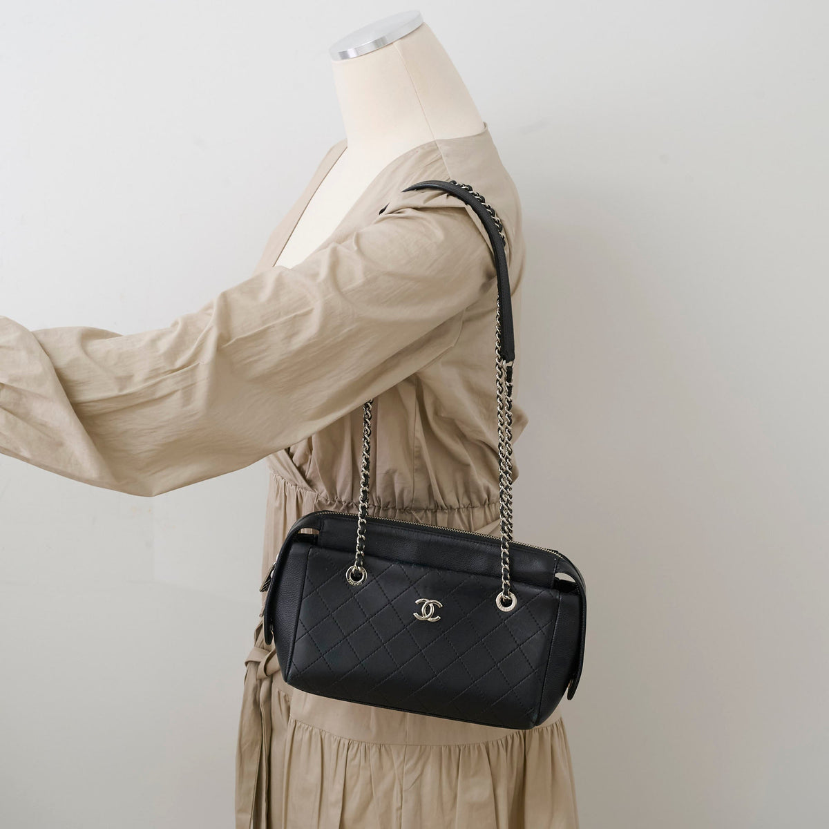 Chanel CC Camera Bag Black - photo 13