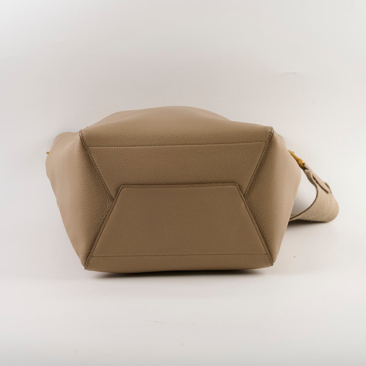 CELINE Sangle Tote Beige - photo 4