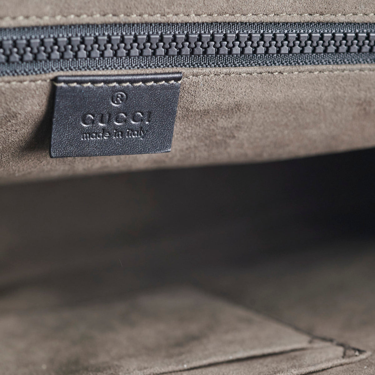 Gucci GG Surpreme Monogram Messenger Bag - photo 7
