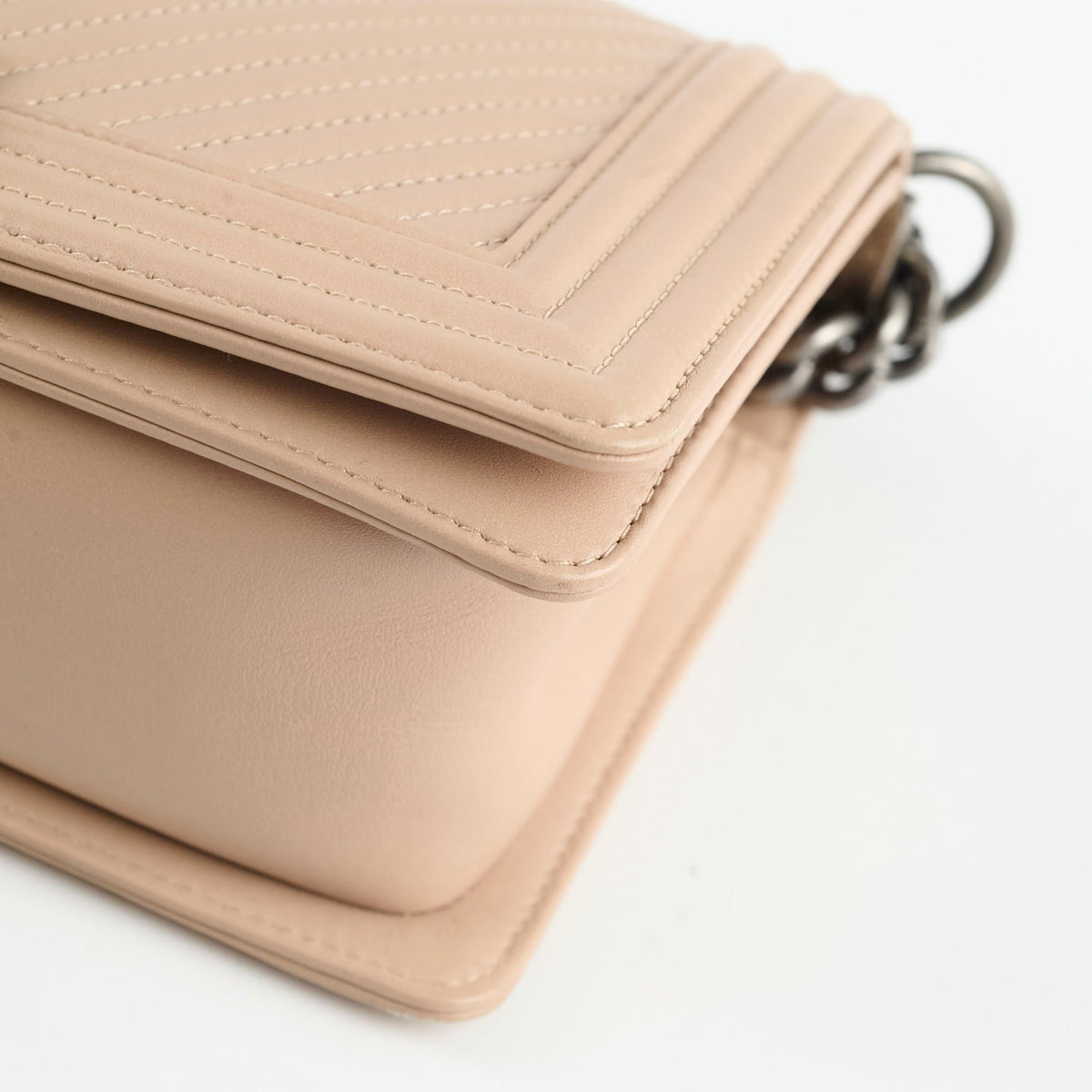 Chanel Boy Old Medium Chevron Beige Lambskin - photo 14