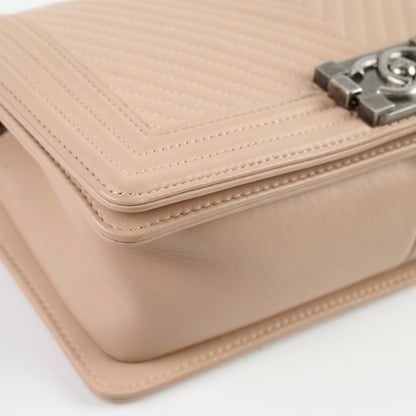 Chanel Boy Old Medium Chevron Beige Lambskin - photo 13