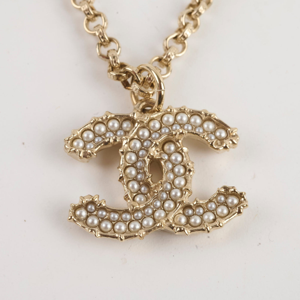 Chanel CC Logo Necklace Pearl - photo 3
