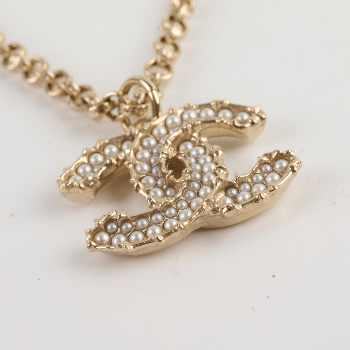 Chanel CC Logo Necklace Pearl - photo 6