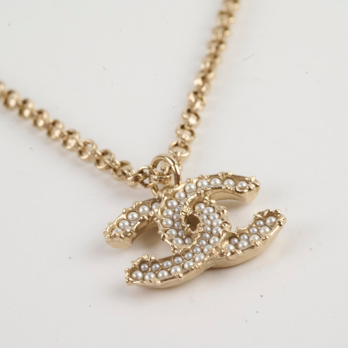Chanel CC Logo Necklace Pearl - photo 5