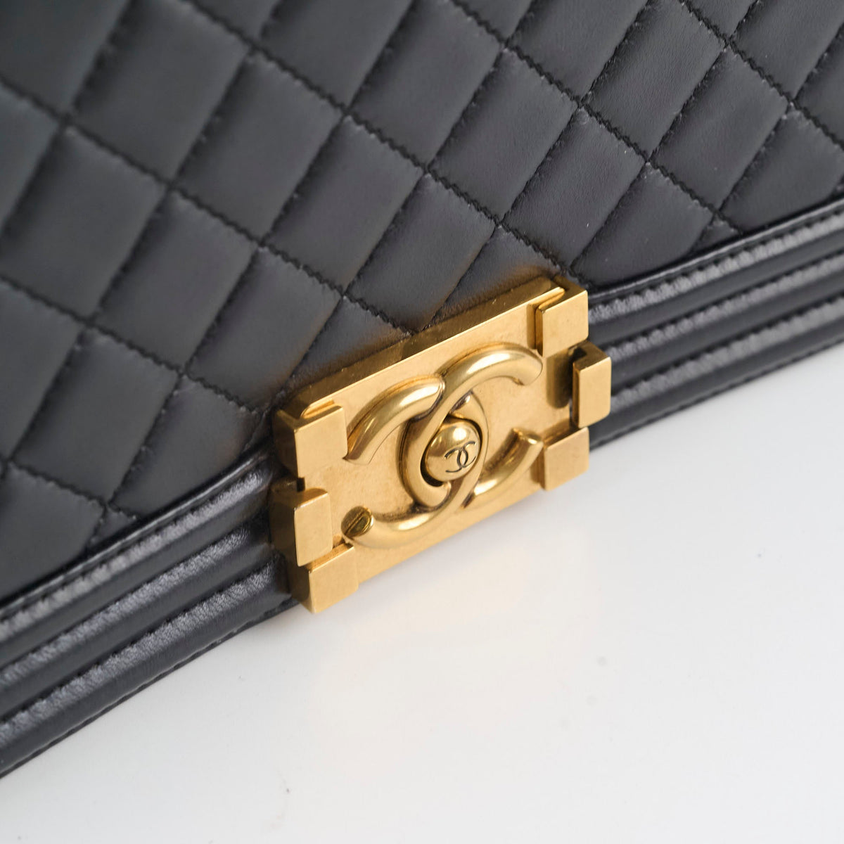 Chanel Old Medium Lambskin Boy Black Series 19 - photo 16