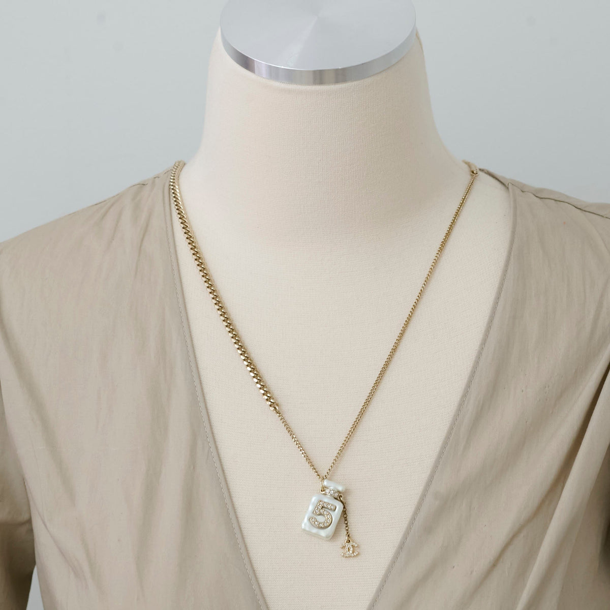 Chanel No.5 Perfume Bottle Necklace - photo 9