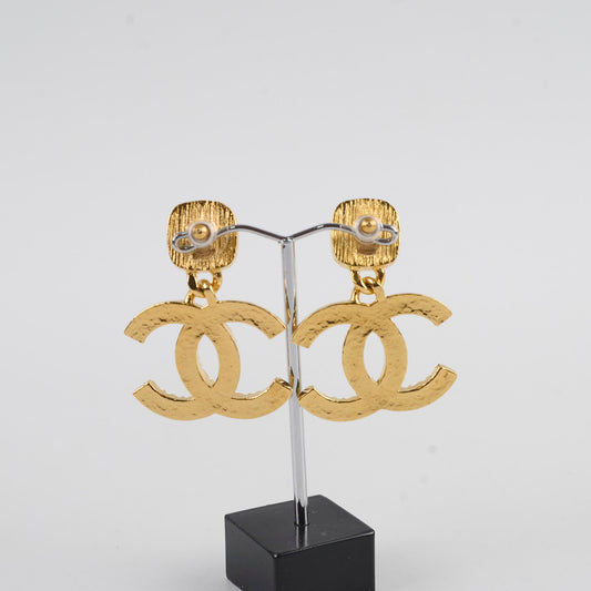 Chanel Faux Pearl Resin Gold Drop Earrings - photo 2
