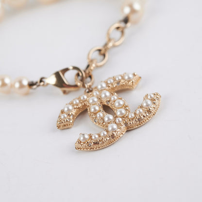 Chanel CC Logo Pearl Bracelet - photo 3