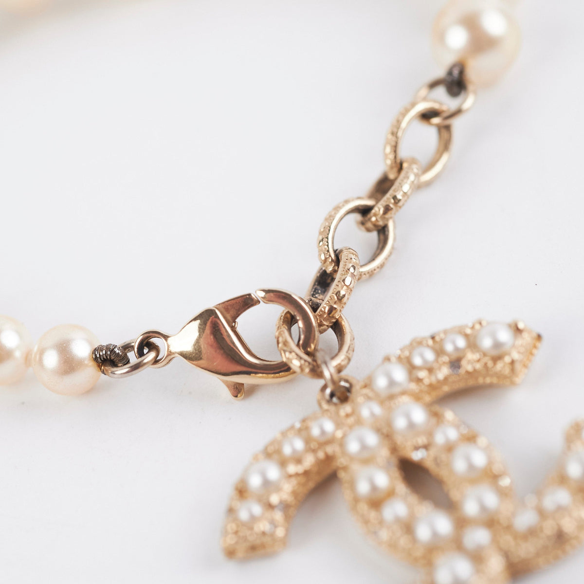 Chanel CC Logo Pearl Bracelet - photo 2
