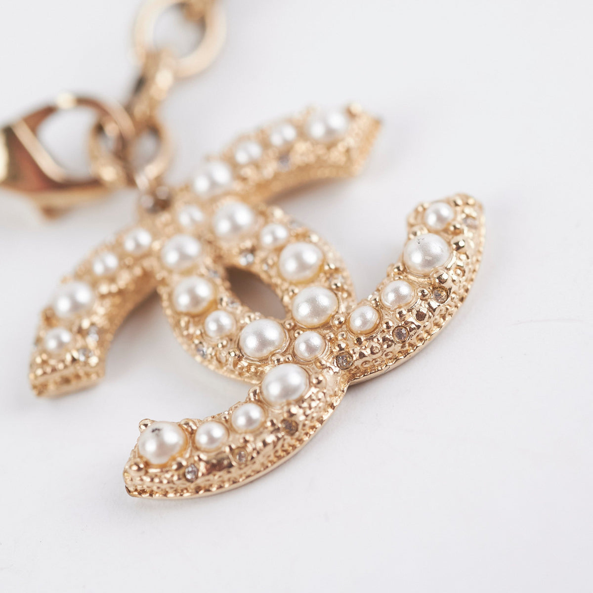Chanel CC Logo Pearl Bracelet - photo 4