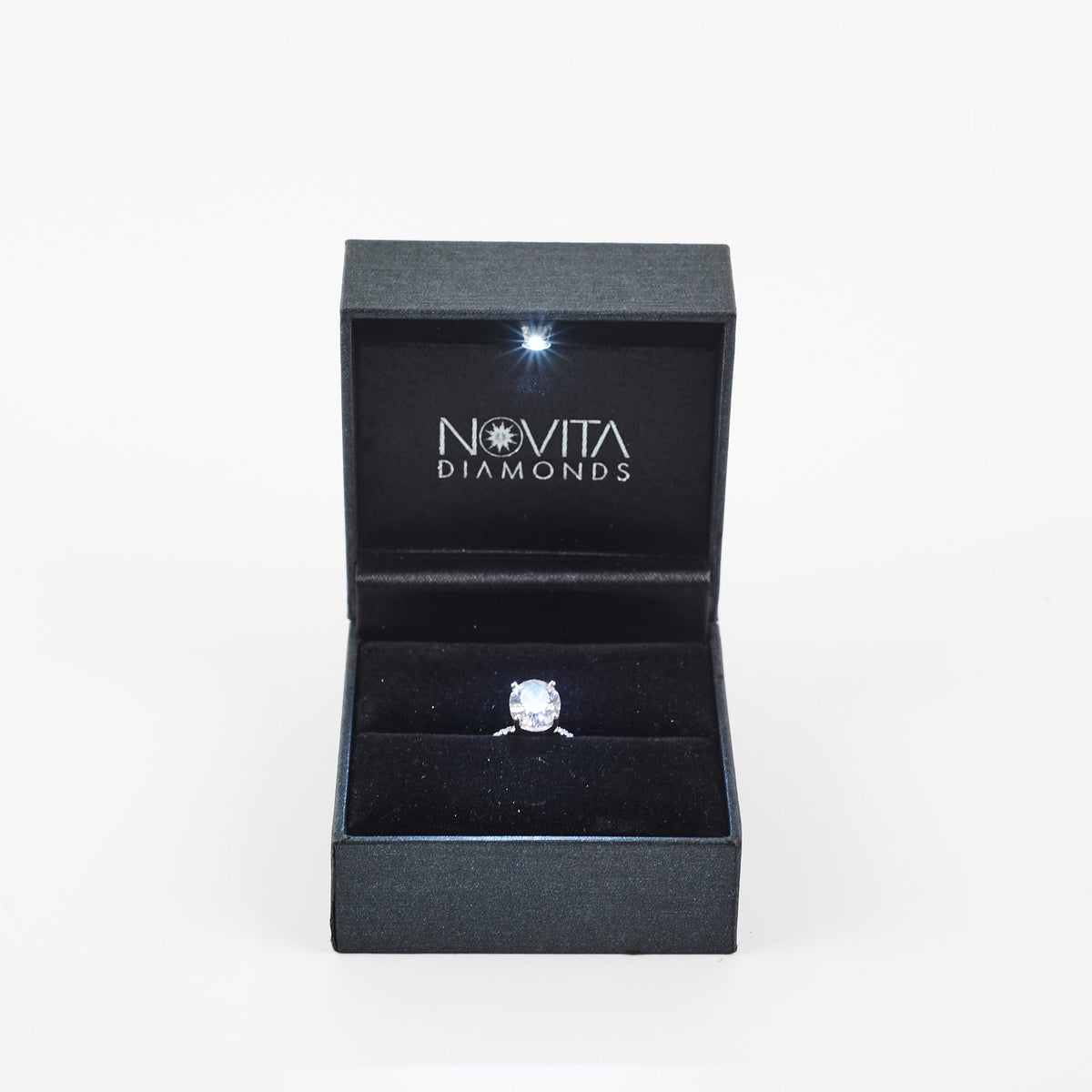 4.05 Labgrown Oval Diamond Ring - photo 2