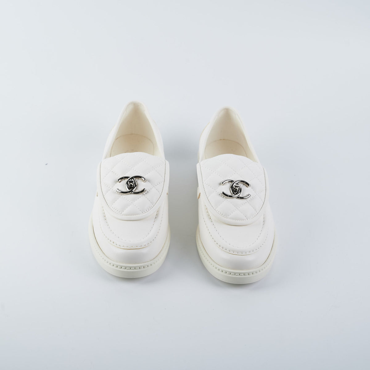 Chanel White 39.5 Logo Loafers - photo 2