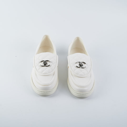 Chanel White 39.5 Logo Loafers - photo 2