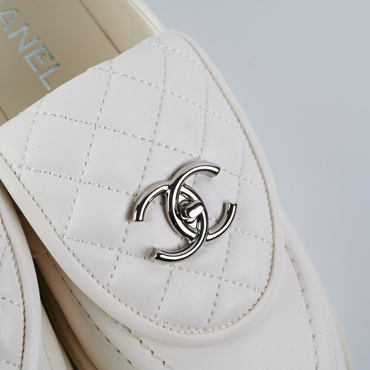 Chanel White 39.5 Logo Loafers - photo 4