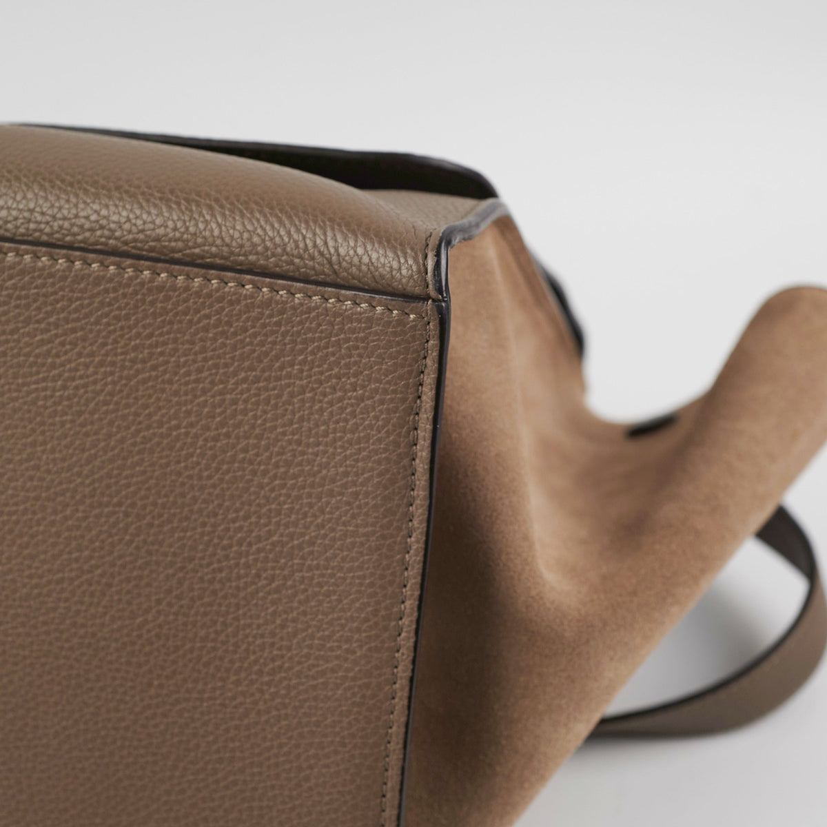 Celine Trapeze Bag Medium - photo 15