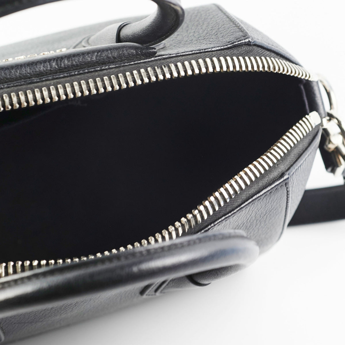 Givenchy Small Antigona Black - photo 5