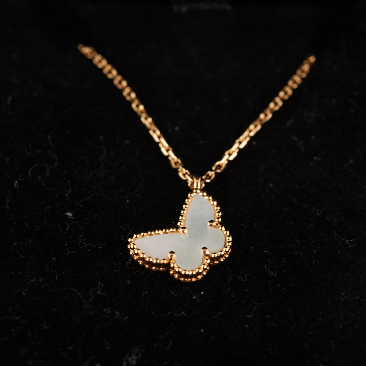 Van Cleef & Arpels Butterfly Mother of Pearl Necklace 2013 - photo 3