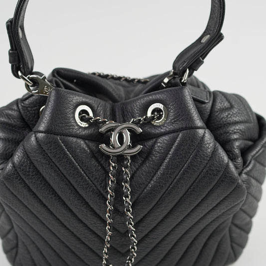 Chanel Black Bucket Bag Series23 - photo 2