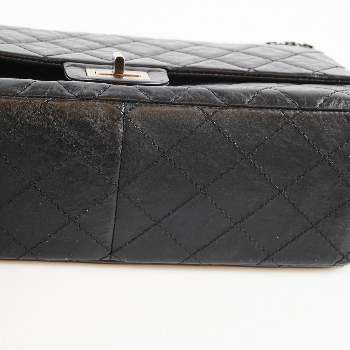 Chanel Reissue 2.55 226 Black - photo 10
