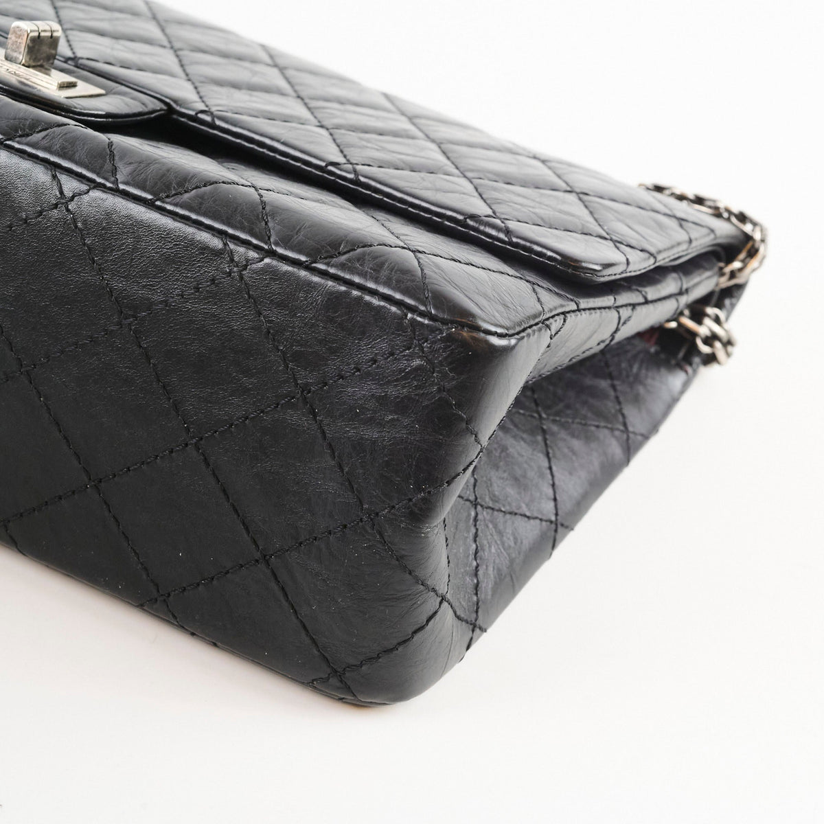 Chanel Reissue 2.55 226 Black - photo 11