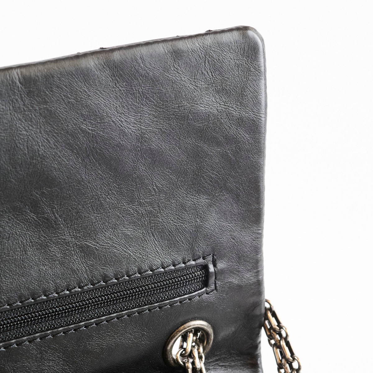 Chanel Reissue 2.55 226 Black - photo 5
