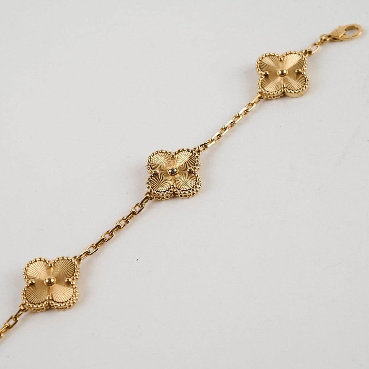 Van Cleef & Arpels Vintage Alhambra Yellow Gold Guilloche 5 Motifs Bracelet - photo 4